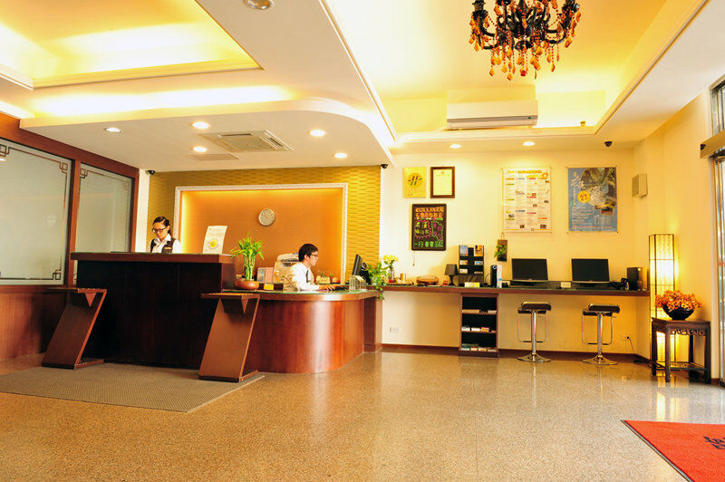 天璽商務飯店 Cullinan Hotel Хуалянь Экстерьер фото
